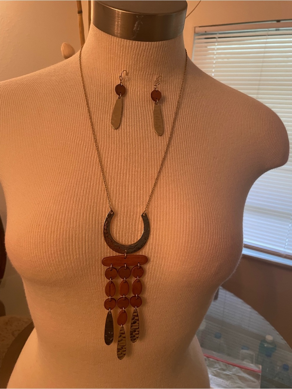 Cato Brown and Gold Tone Pendant Necklace with Matching Earrings